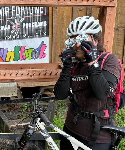 Dominique Larocque with Kundstadt logo